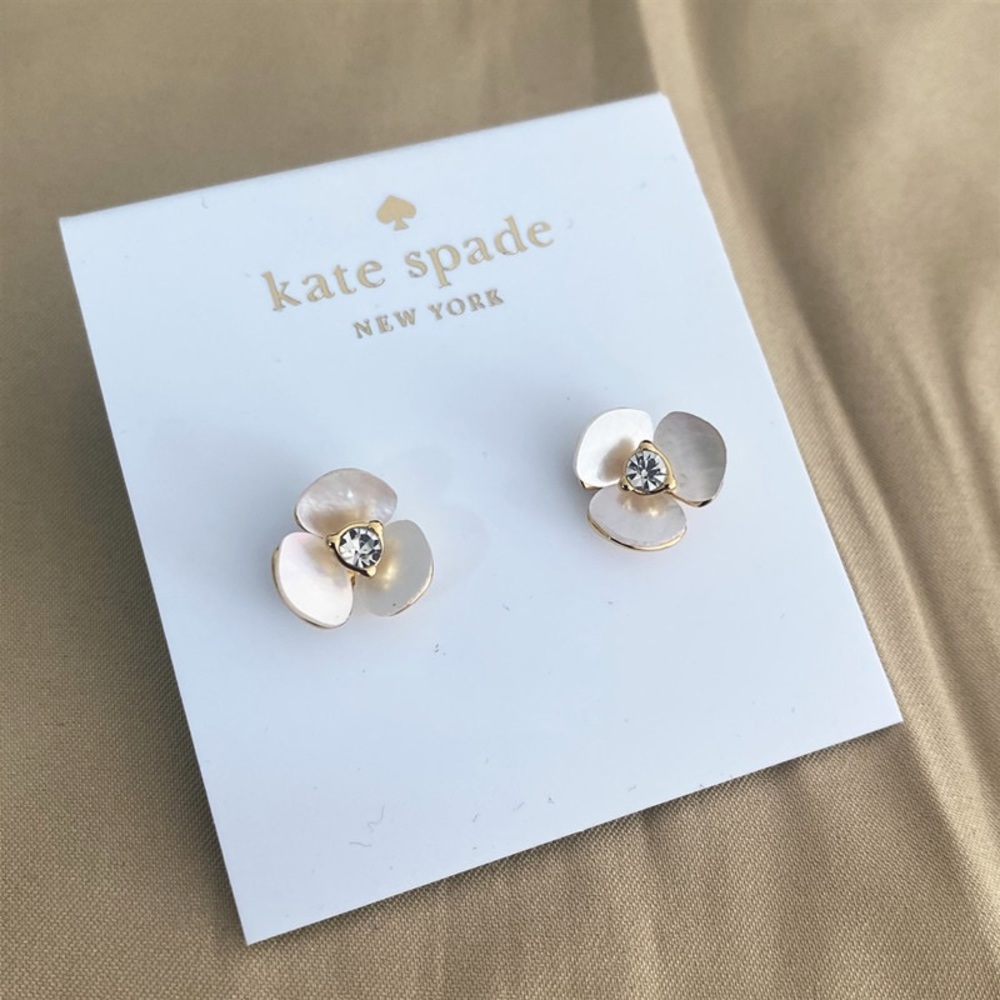 Kate Spade 2 in 1 Flower and Pearl Earrings 🌸 - Picture 6 of 11